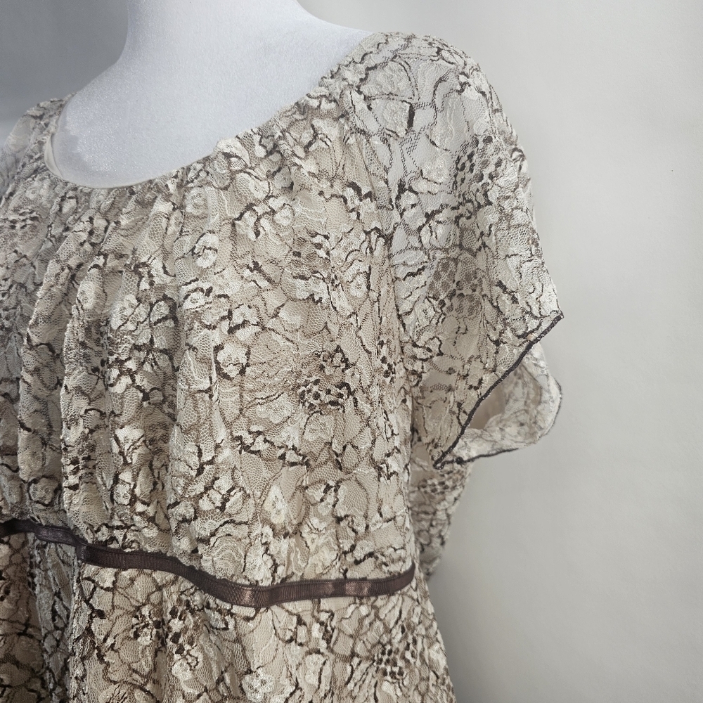 Venezia 18/20 blouse with lace. Brown and beige. - Picture 2 of 8